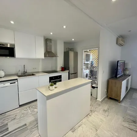 2-bed Sea View 10 Mins From Puerto Banus דירה *