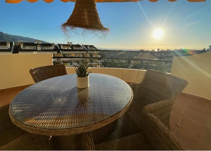 2-bed Sea View 10 Mins From Puerto Banus *